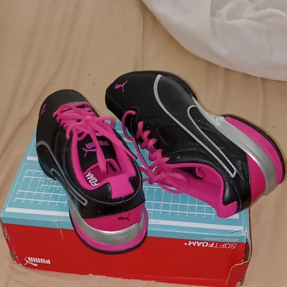 Sneakers - Picture 2 of 2